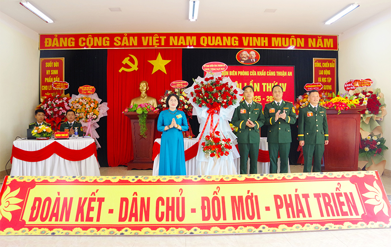 Chủ nhiệm UBKT Thành ủy Huế dự Đại hội Đảng bộ Đồn Biên phòng cửa khẩu cảng Thuận An