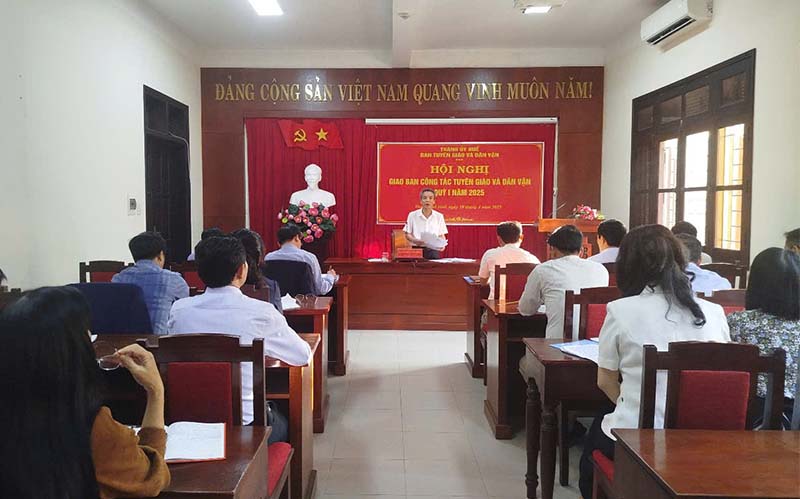 Giao ban công tác tuyên giáo và dân vận Quý I/2025