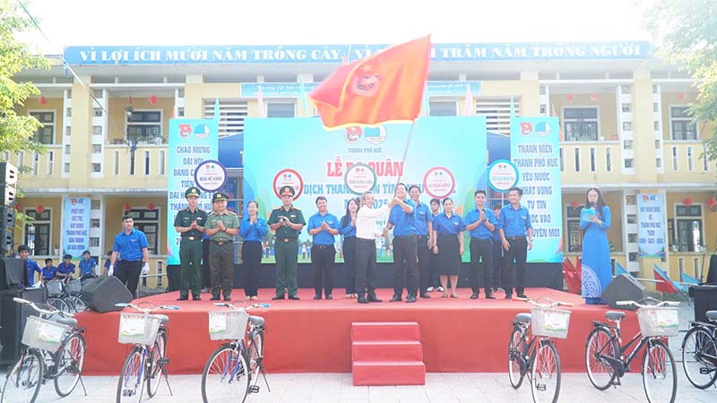 Trưởng Ban Tuyên giáo và Dân vận Thành ủy dự Lễ ra quân “Chiến dịch Thanh niên tình nguyện Hè” năm 2025