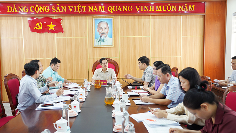 Đoàn Kiểm tra của Ủy ban Kiểm tra Thành ủy làm việc với Đảng ủy phường Phong Điền