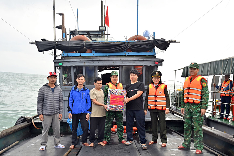 Tăng cường tuần tra cao điểm chống khai thác IUU trên vùng biển TP Huế