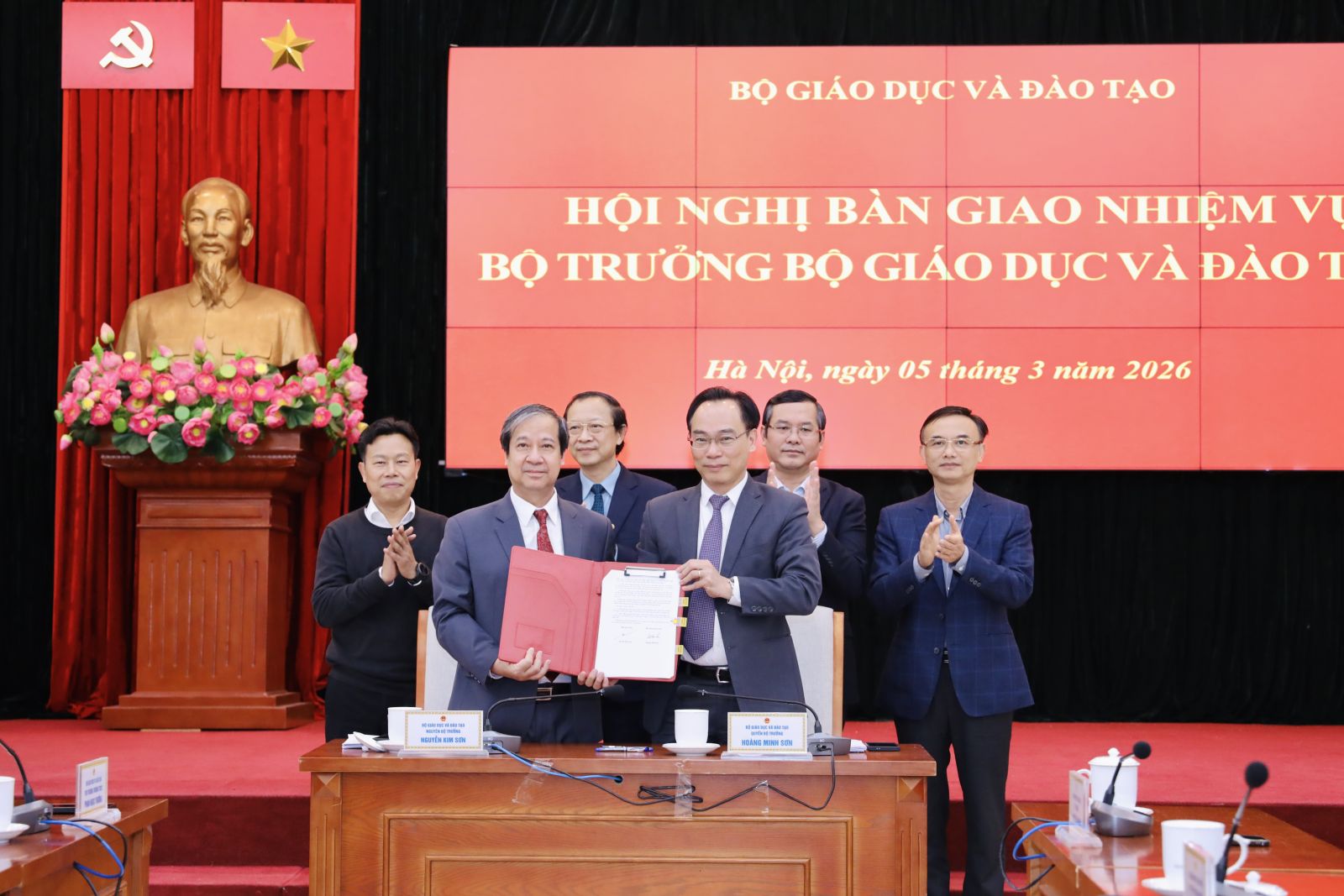 Hội nghị bàn giao nhiệm vụ Bộ trưởng Bộ Giáo dục và Đào tạo