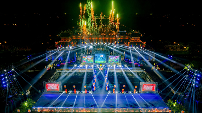 Ấn tượng chương trình nghệ thuật “Thi dĩ ngôn chí” tôn vinh thi ca Hoàng đế triều Nguyễn