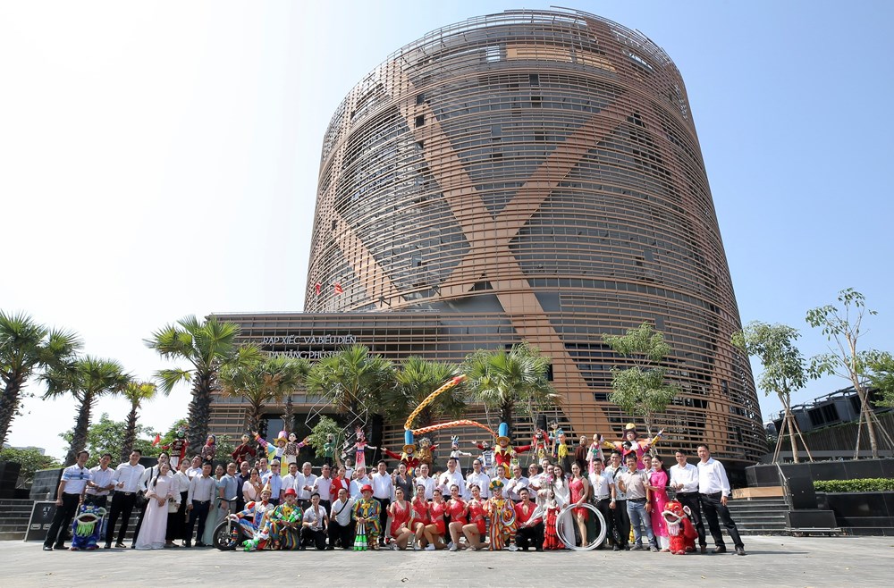 Triển khai thực hiện Nghị quyết số 80-NQ/TW về phát triển văn hóa Việt Nam: TP.HCM lấy văn hóa làm động lực phát triển