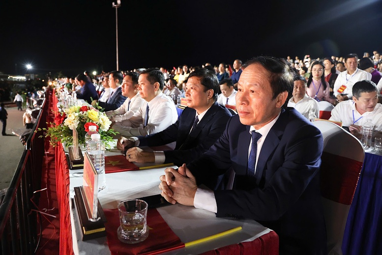 Phó Thủ tướng Chính phủ Lê Tiến Châu dự Chương trình 