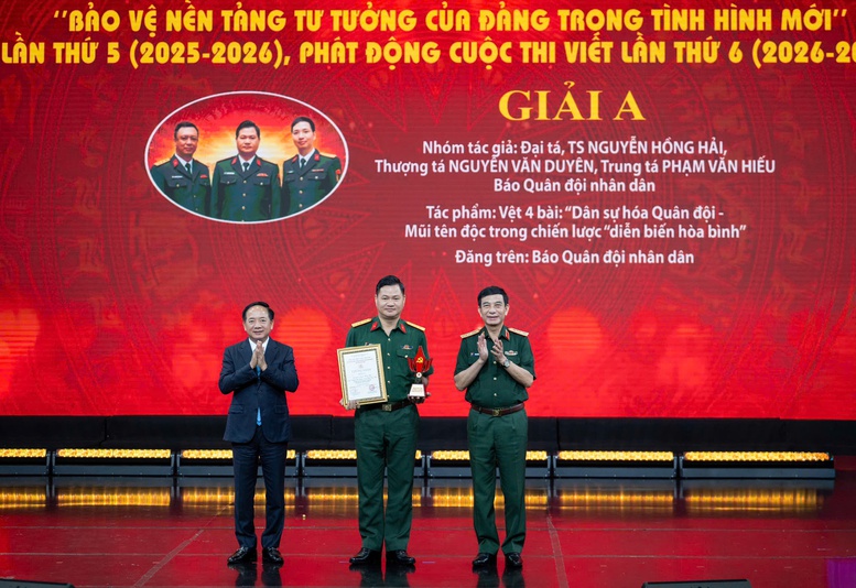 Trao giải Cuộc thi viết Bảo vệ nền tảng tư tưởng của Đảng trong tình hình mới lần thứ 5
