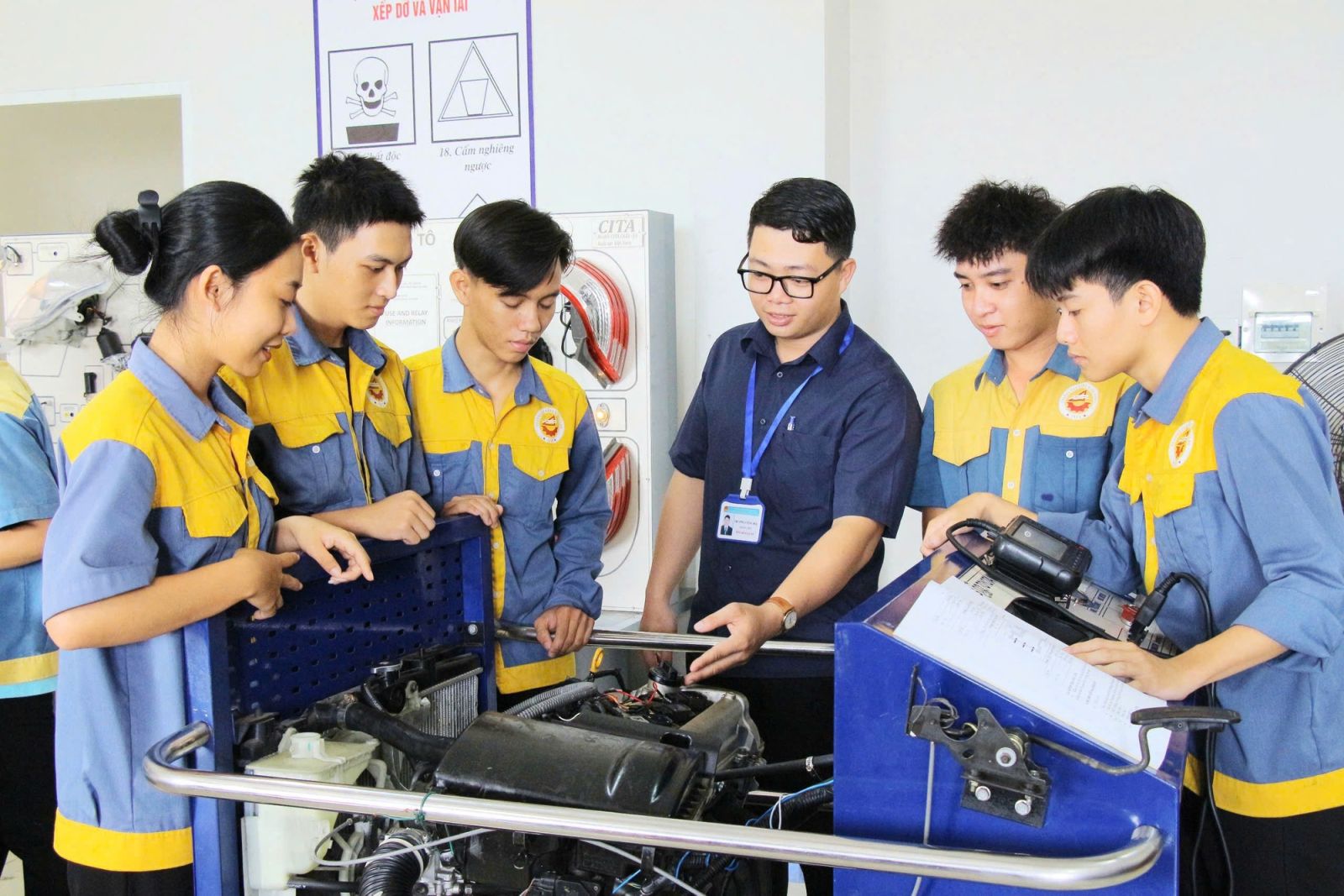 Ban hành Chuẩn cơ sở giáo dục nghề nghiệp