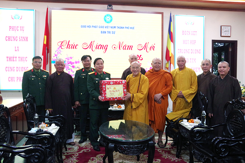 Bộ CHQS thành phố chúc Tết Giáo hội Phật giáo Việt Nam thành phố và các địa phương