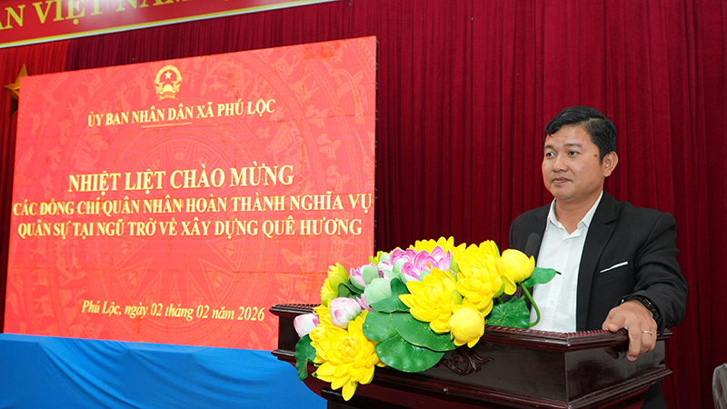 Phú Lộc gặp mặt, tặng quà quân nhân xuất ngũ trở về địa phương