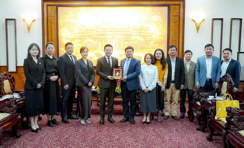 Phó Chủ tịch Thường trực UBND thành phố tiếp xã giao Tập đoàn Xây dựng Thái Bình Dương (Trung Quốc)