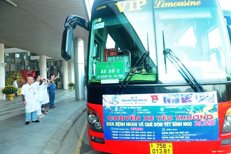 Bệnh viện Trung ương Huế tổ chức chương trình “Chuyến xe yêu thương”