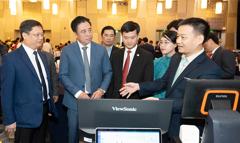 Tạo đột phá phát triển khoa học công nghệ, đổi mới sáng tạo và chuyển đổi số