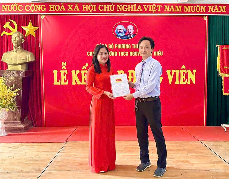Thuận Hóa: Tạo chuyển biến tích cực trong công tác phát triển đảng viên tại khối trường học