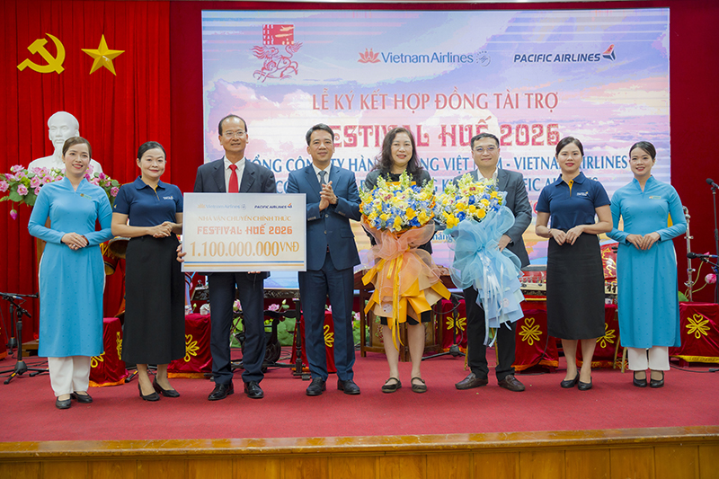 Vietnam Airlines và Pacific Airlines ký kết hợp đồng tài trợ Festival Huế 2026