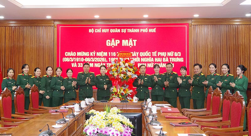 Bộ CHQS thành phố gặp mặt chào mừng kỷ niệm 116 năm ngày quốc tế phụ nữ 08/3