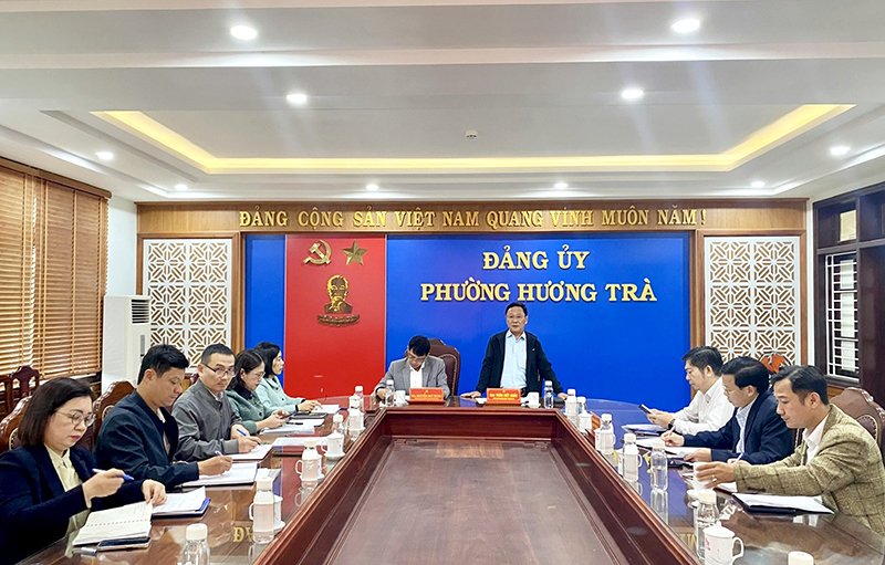 Đoàn Giám sát Ủy ban Kiểm tra Thành ủy Huế làm việc tại phường Hương Trà về công tác chuẩn bị bầu cử