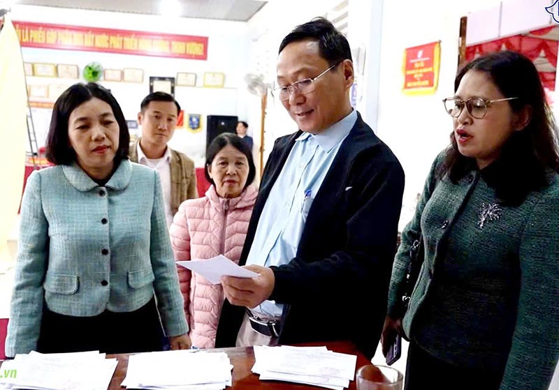 Đoàn Giám sát Ủy ban Kiểm tra Thành ủy Huế làm việc tại phường Hương Trà về công tác chuẩn bị bầu cử