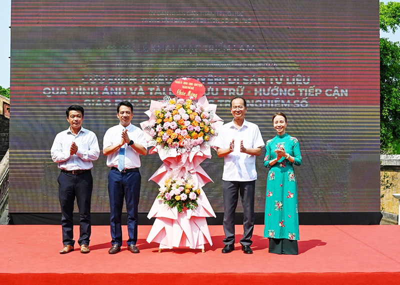 Khai mạc triển lãm “Cửu Đỉnh triều Nguyễn” gắn với trải nghiệm số