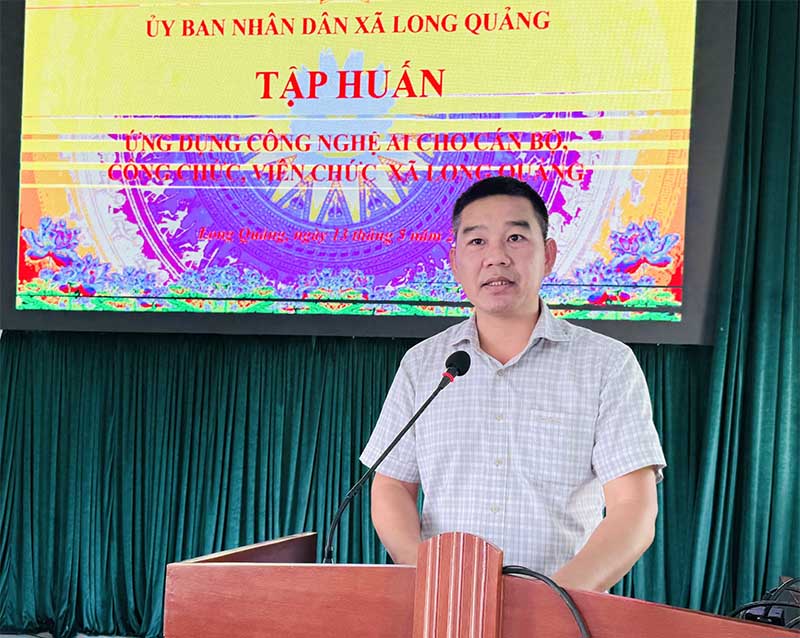 Long Quảng: Tập huấn về ứng dụng công nghệ thông tin, chuyển đổi số và bồi dưỡng kiến thức trí tuệ nhân tạo (AI) cơ bản