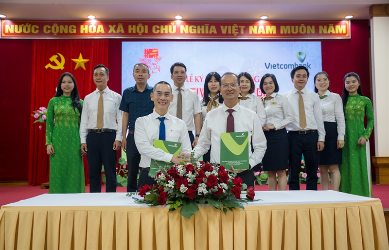 Vietcombank tiếp tục đồng hành cùng Festival Huế với danh vị 