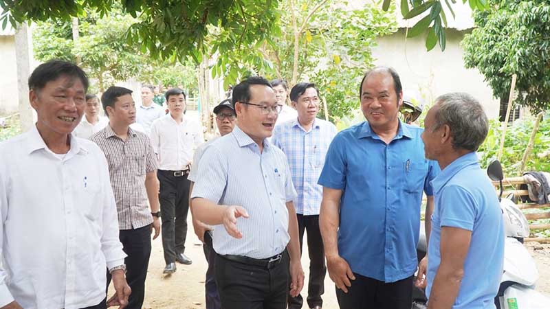 Lãnh đạo thành phố kiểm tra công tác xóa nhà tạm, nhà dột nát cho đối tượng chính sách tại xã A Lưới 2