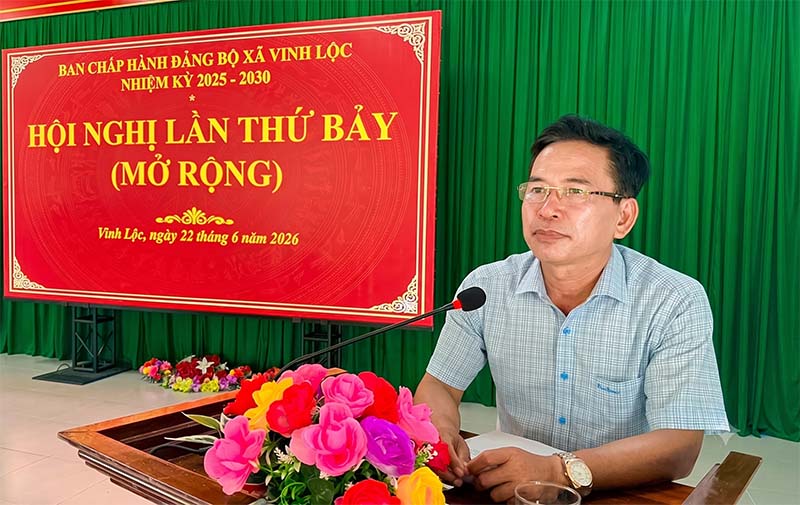 Trưởng Ban Nội chính Thành ủy Đặng Ngọc Trân dự Hội nghị Đảng ủy xã Vinh Lộc lần thứ 7 (mở rộng) 