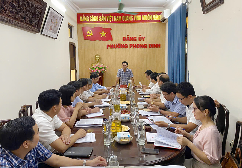 Đoàn Kiểm tra Ban Thường vụ Thành ủy thông qua dự thảo báo cáo kiểm tra tại phường Phong Dinh